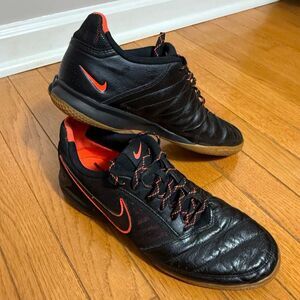 Nike Gato Indoor Soccer Shoes 8.5